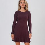Rochie scurtă din tricot reiat cu fustă evazată grena DY733