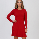 Rochie scurtă din tricot reiat cu fustă evazată roşu DY733