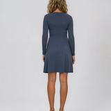 Rochie scurtă din tricot texturat cu fustă evazată albastru DY737