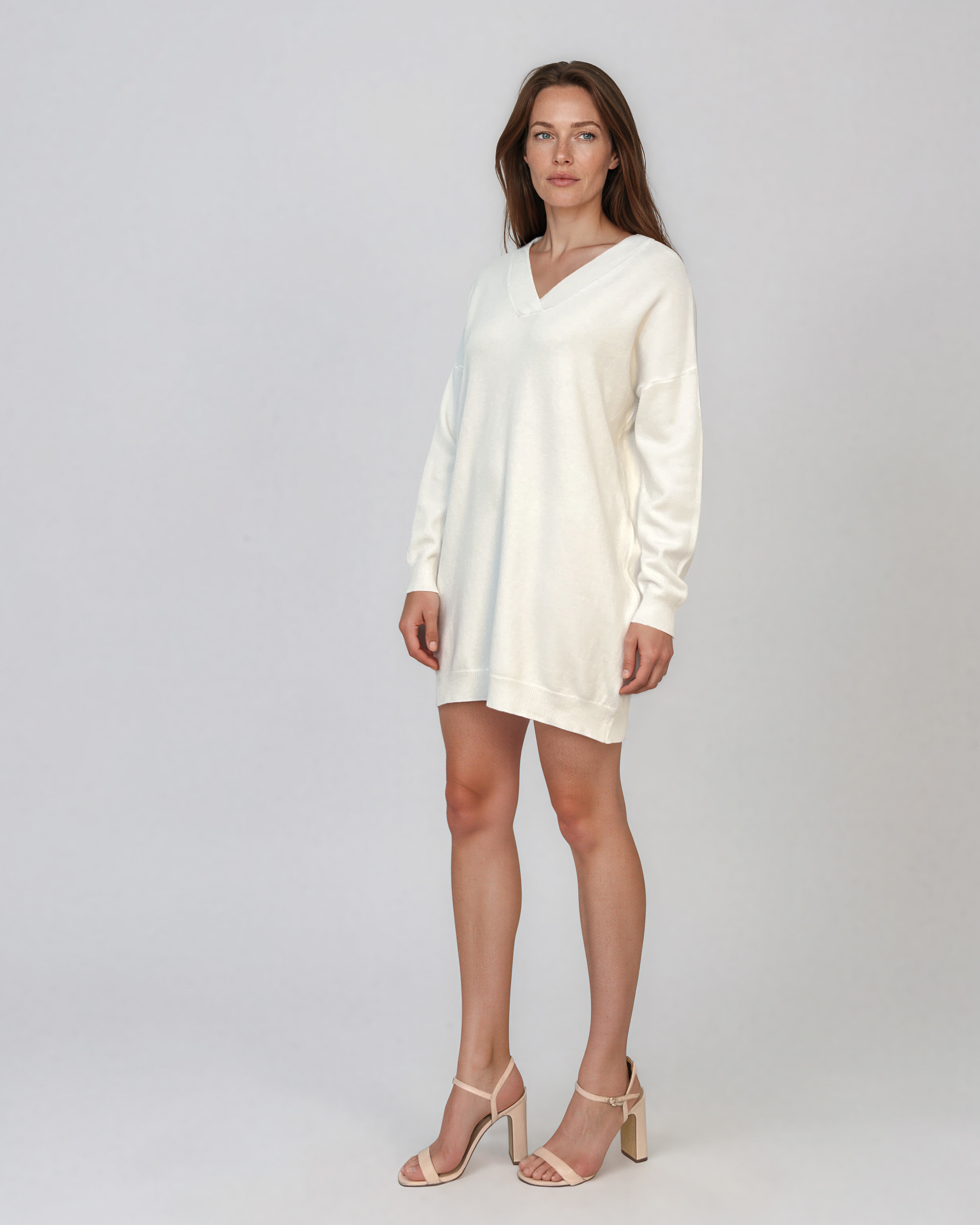 Rochie tip pulover cu decolteu în V alb HL246