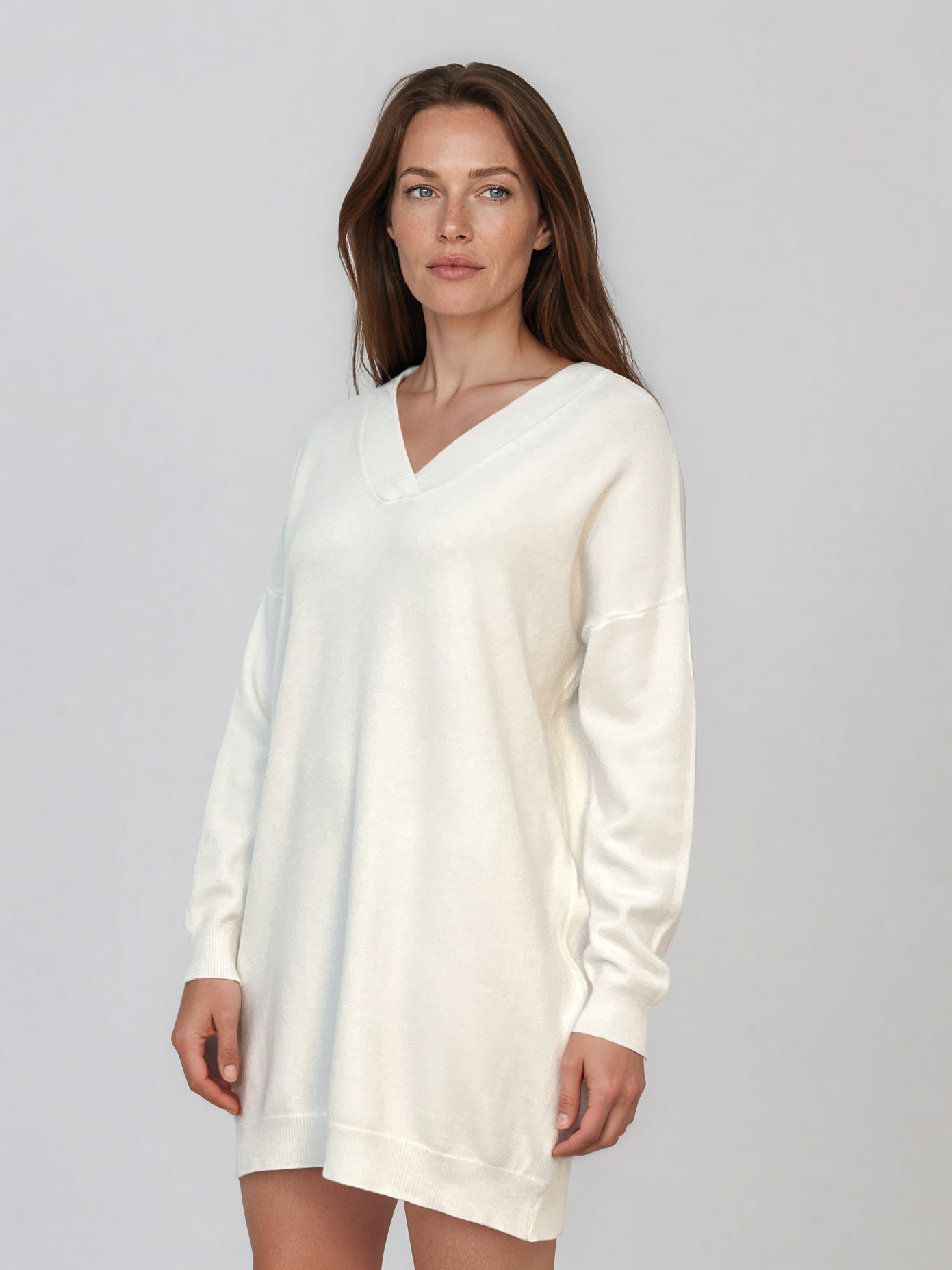 Rochie tip pulover cu decolteu în V alb HL246