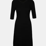 Rochie tricotată în formă de A cu mâneci trei sferturi neagră ORSAY negru ORS005