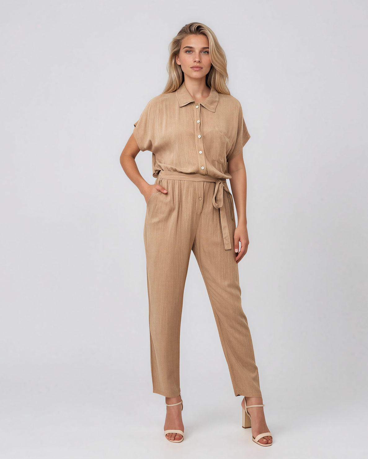 Salopetă din vâscoză cu pantalon conic și cordon în talie beige HL191