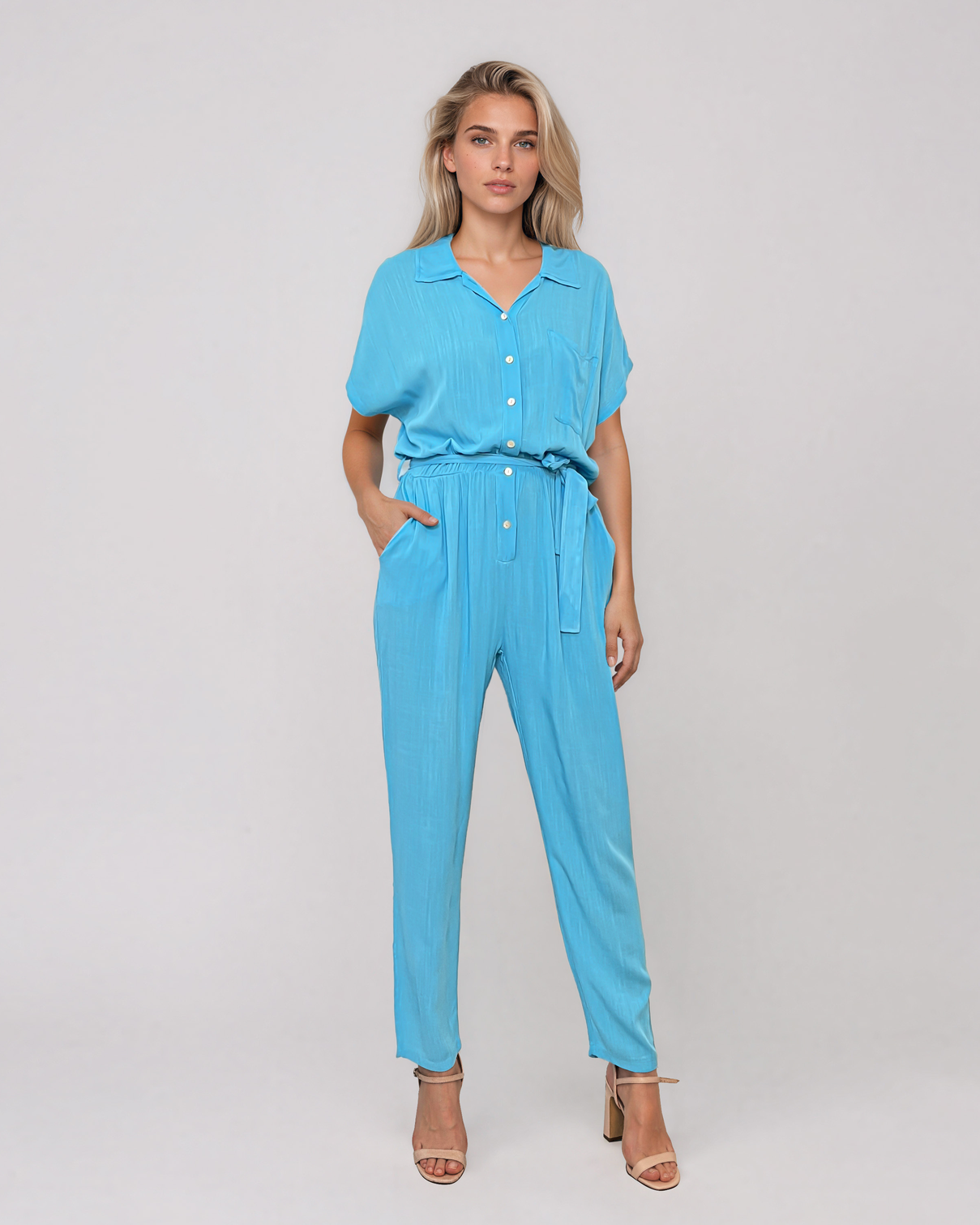 Salopetă din vâscoză cu pantalon conic și cordon în talie bleu HL191