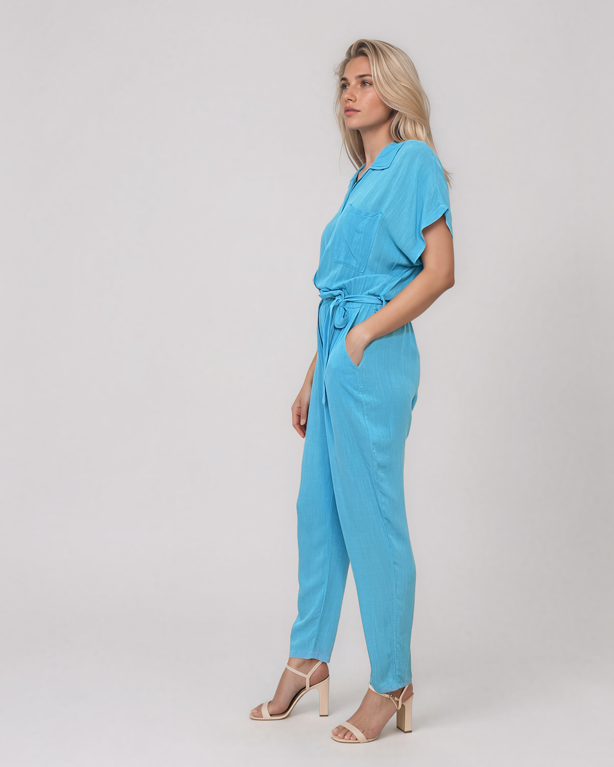 Salopetă din vâscoză cu pantalon conic și cordon în talie bleu HL191