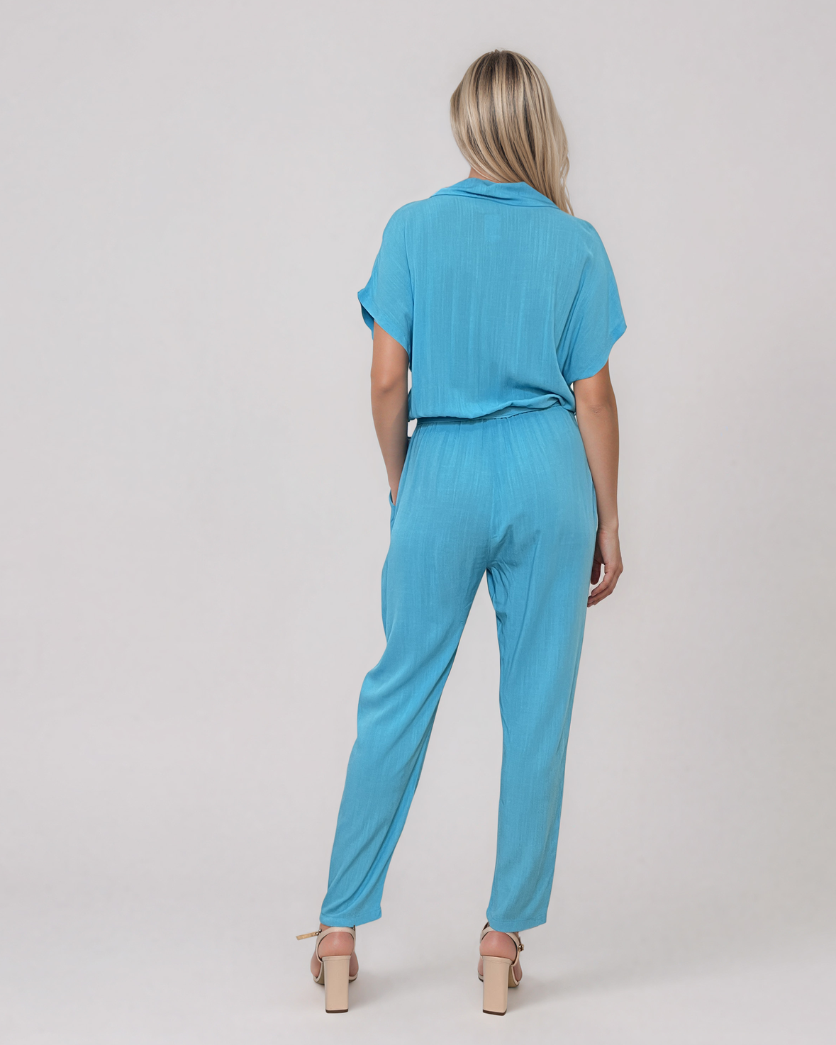 Salopetă din vâscoză cu pantalon conic și cordon în talie bleu HL191