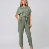 Salopetă din vâscoză cu pantalon conic și cordon în talie kaki HL191