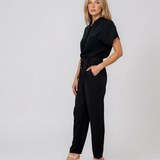 Salopetă din vâscoză cu pantalon conic și cordon în talie negru HL191