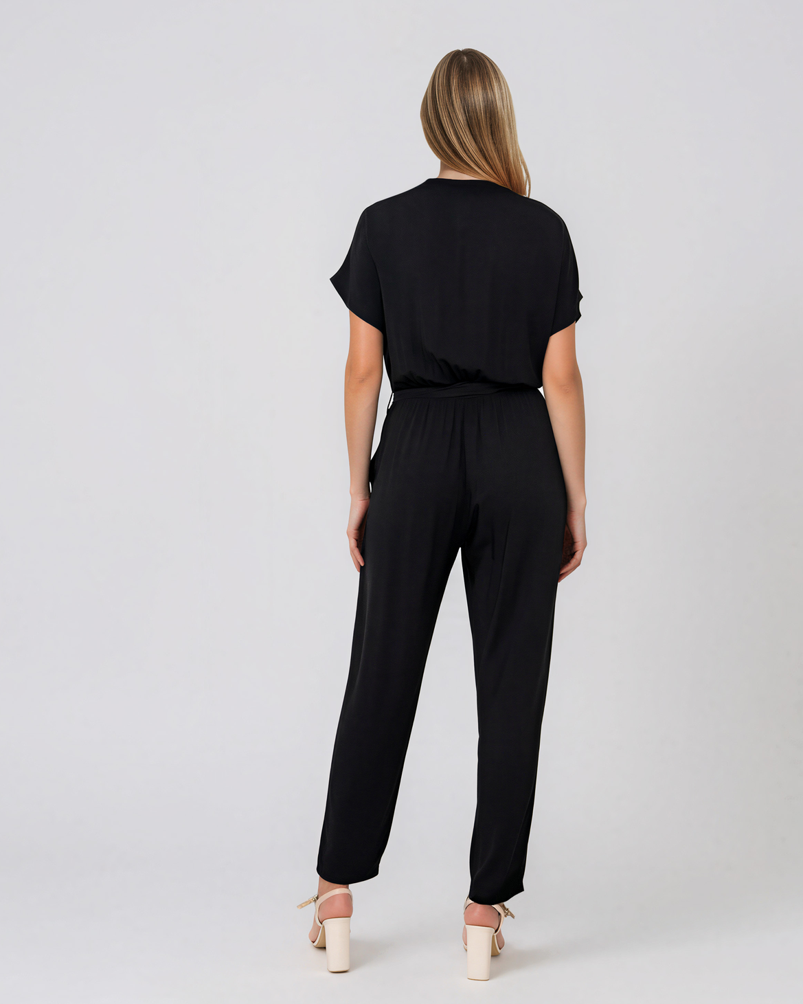 Salopetă din vâscoză cu pantalon conic și cordon în talie negru HL191