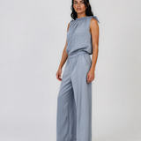 Salopetă lungă fără mâneci cu legătură la gât albastru-jeans HL125