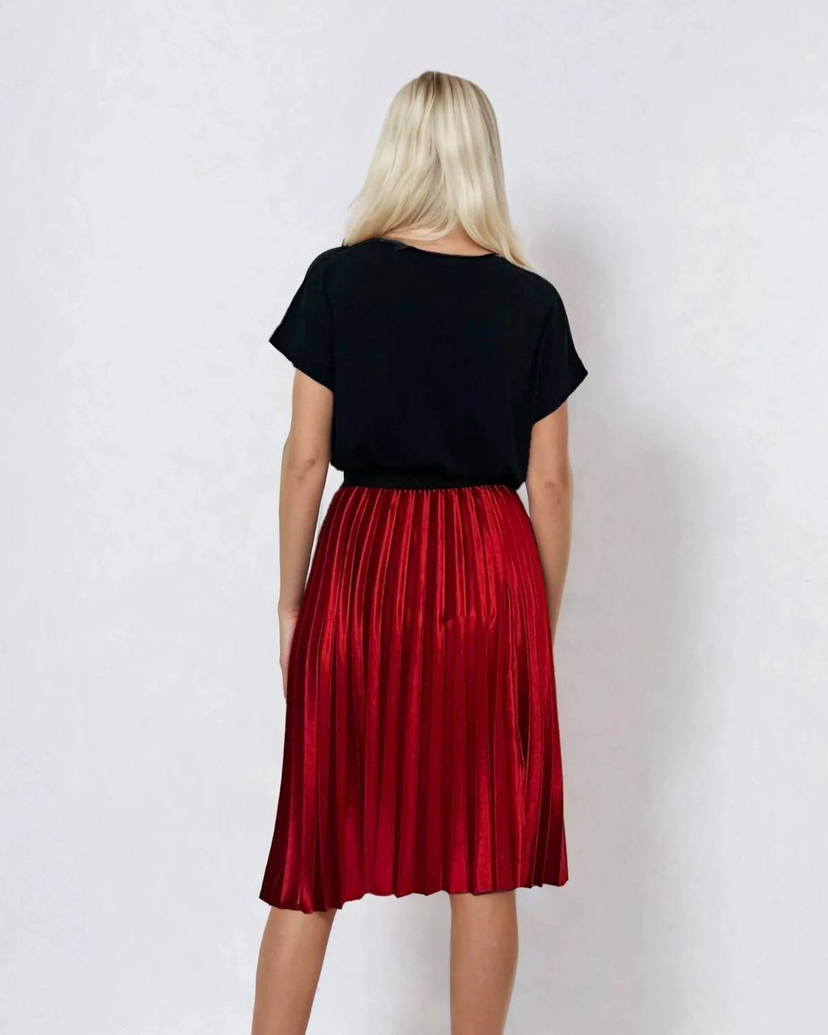 Tricou din in cu buzunar pe partea stângă negru 