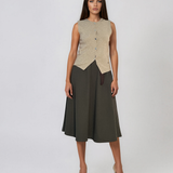 Vestă din tricot cu nasturi şi tiv în colţ beige HL241