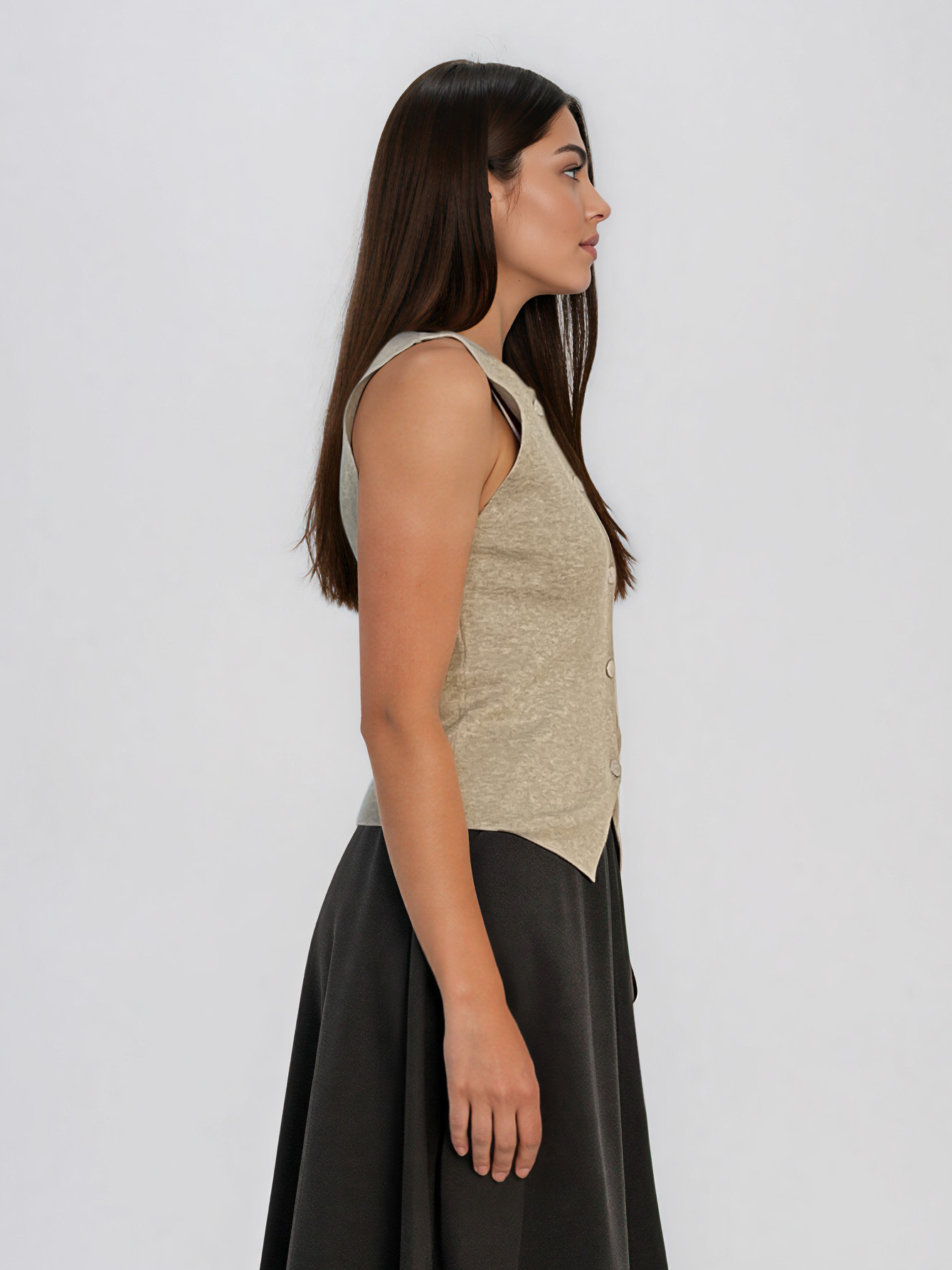 Vestă din tricot cu nasturi şi tiv în colţ beige HL241