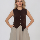 Vestă din tricot cu nasturi şi tiv în colţ maro HL241