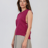 Vestă din tricot reiat cu nasturi laterali ciclam HL239