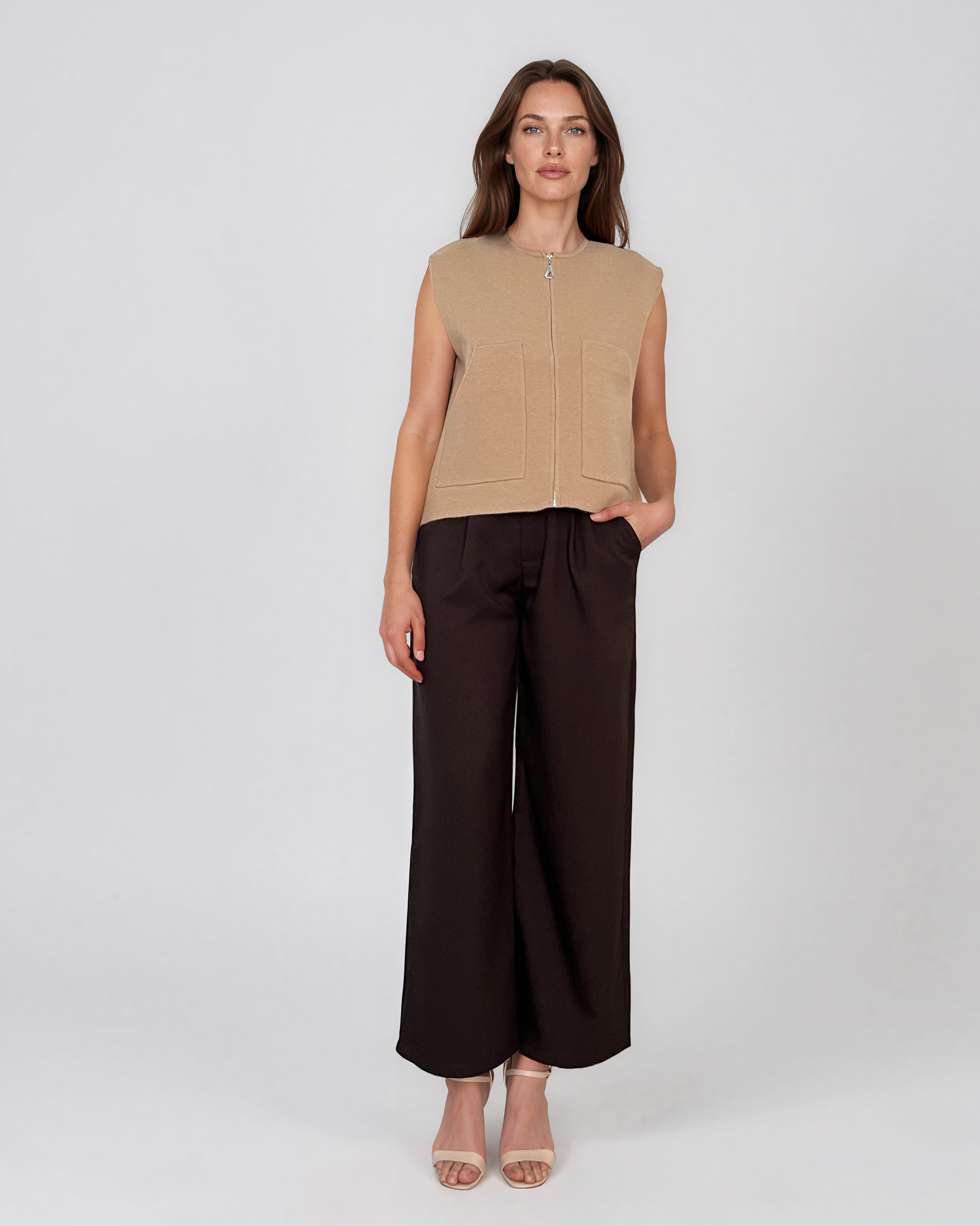 Vestă tricotată cu fermoar beige PN110
